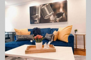 21st Floor- Just Renovated 2BR 1Bath, Parking with ATL Downtown view